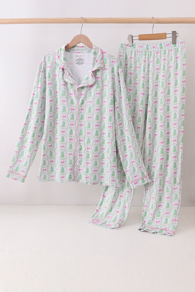 Womens Green Christmas Tree Mom Pajama Set